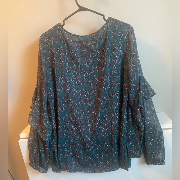 Grace & Lace ruffle sleeve blouse - Picture 2 of 4